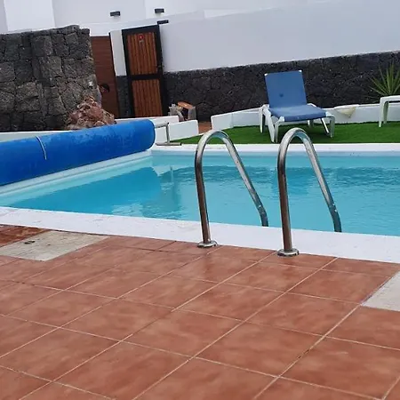 Villa Super Detached Private Near The Beach- Heated Pool-wifi-uk Tv *