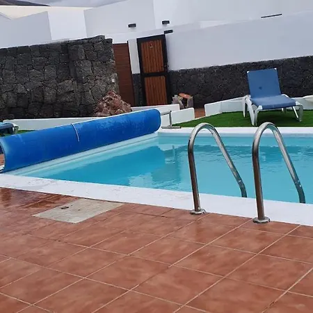 Super Detached Private Near The Beach- Heated Pool-wifi-uk Tv * Playa Blanca (Lanzarote)